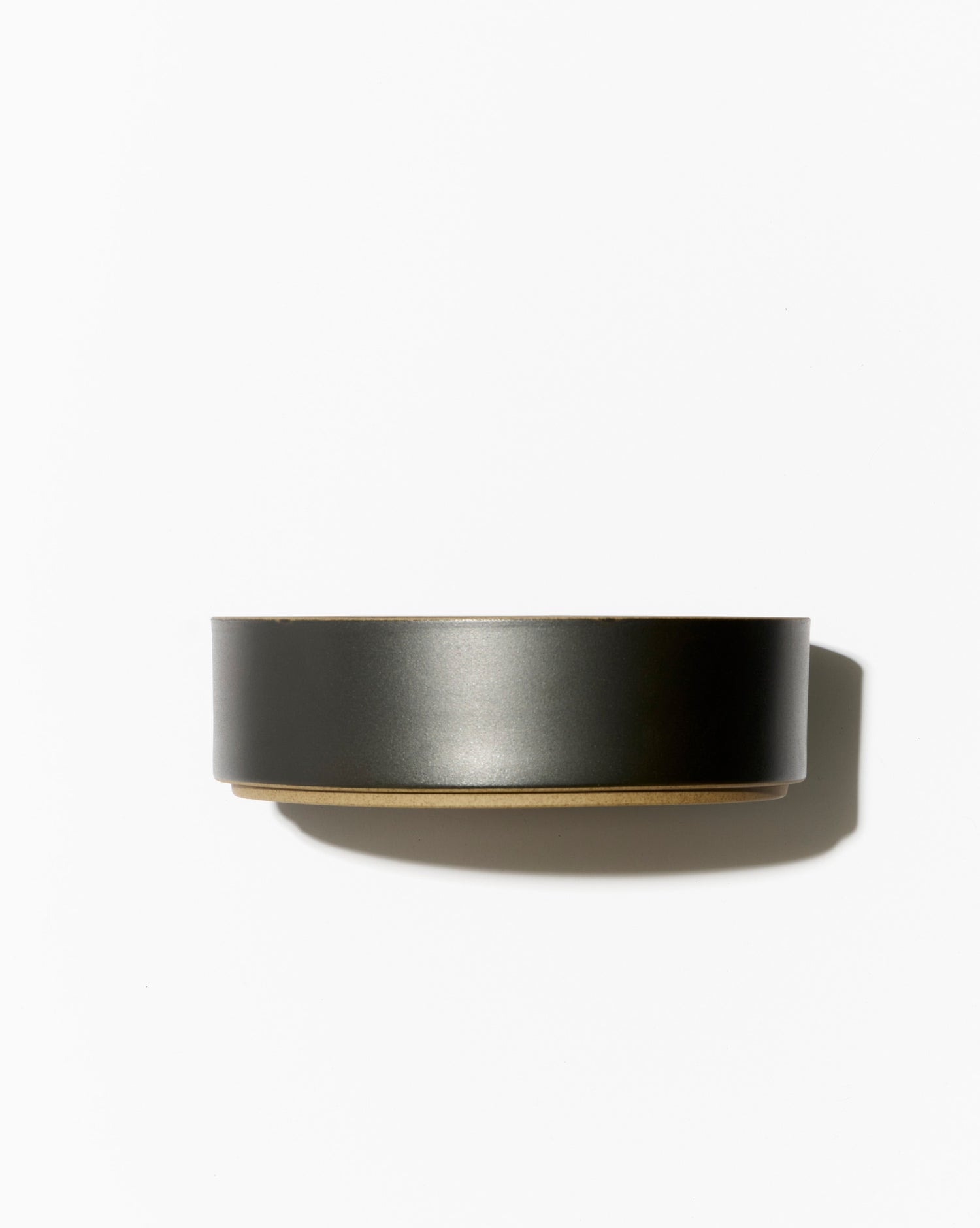 Hasami Sheer Shallow Bowls – Black Glaze